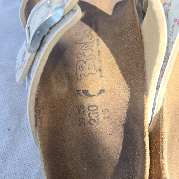 Birkenstock Floral Sandals - White and Pink - Picture 5 of 7